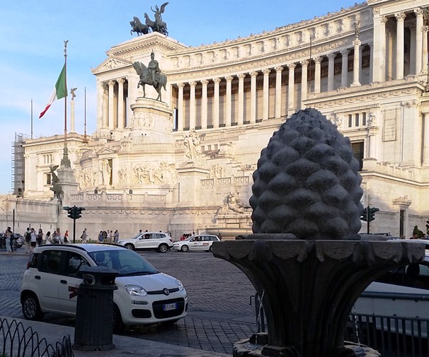 Fontana della Pigna