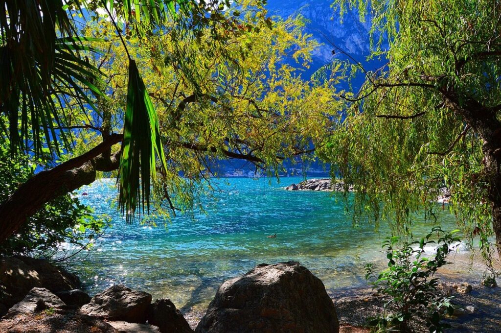 Laghi balneabili in Italia