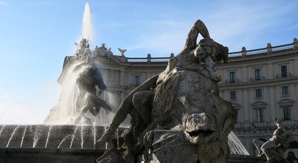 Piazza della Repubblica Fontana delle Naiadi Roma