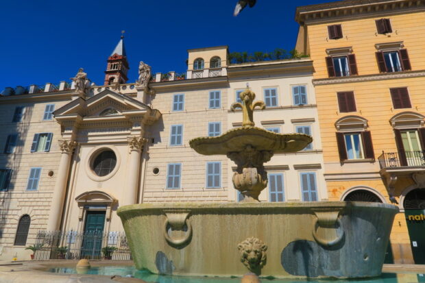 Piazza Farnese Roma