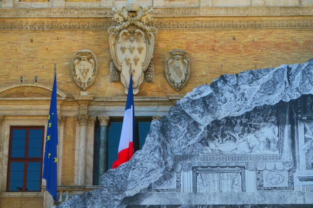 Piazza Farnese Roma