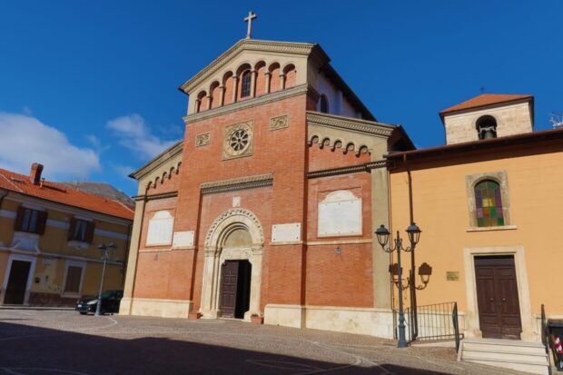 visitare Aielli Borgo Universo Murales Abruzzo