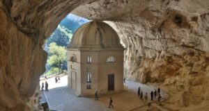 Tempio del Valadier Genga Marche
